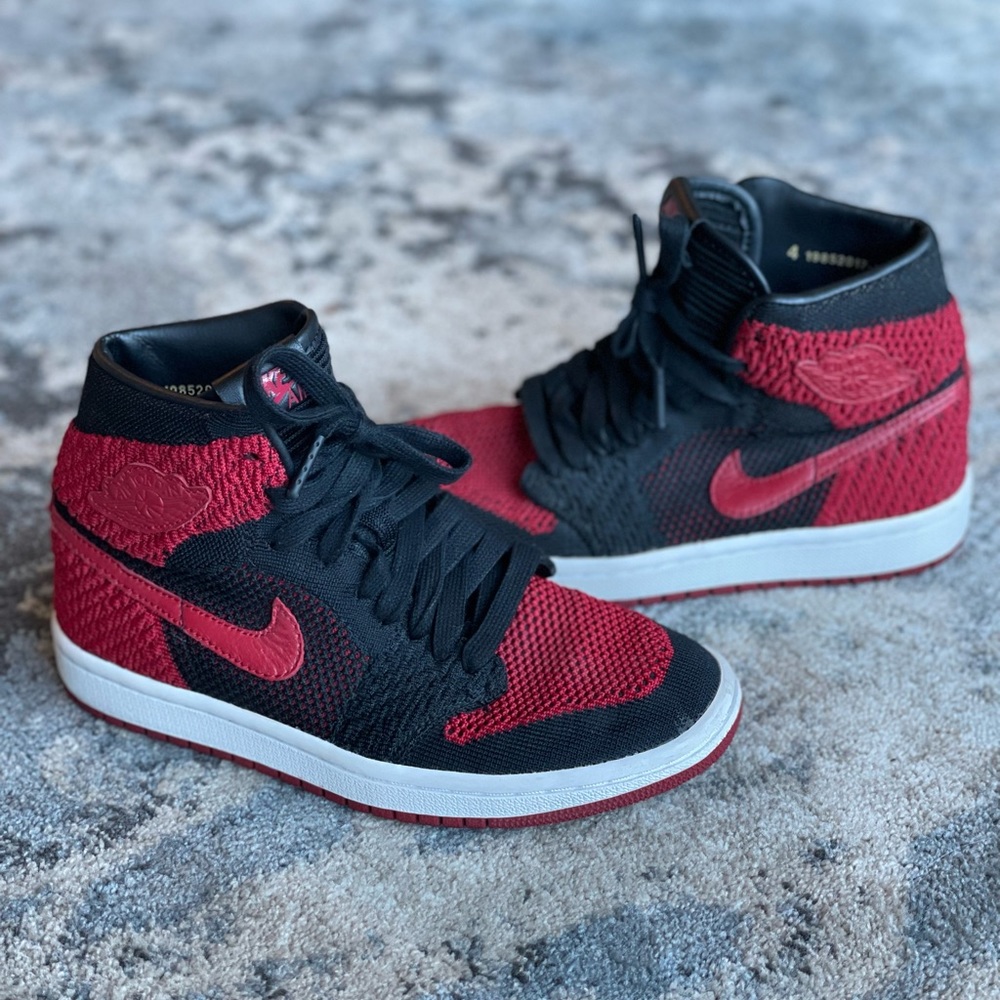2017 Air Jordan 1 retro high flyknit bred - size 4 Youth (womens size 5.5)